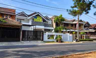 Rumah Classic Second di Bintaro Jakarta Selatan