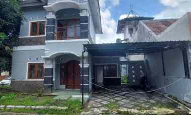 rumah dalam perumahan strategis di seturan