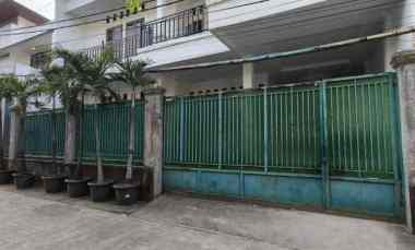 rumah dalam tahap renovasi di duren sawit