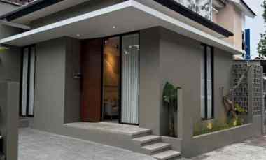 rumah dekat rs at taurot di seyegan sleman yogyakarta