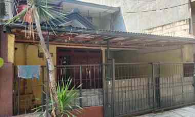 rumah dekat sumarecon mall dua lantai