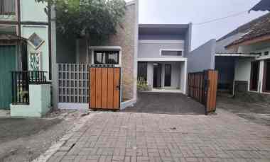 rumah design modern siap huni dekat ringroad barat