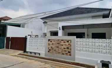 Rumah di Jatiwaringin Pondokgede Bekasi Baru Renovasi