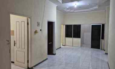 rumah di mulyosari prima row jalan depan 3 mobil lebih