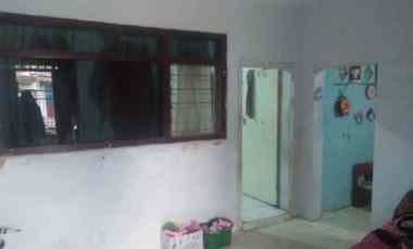 rumah di tepi jalan yos sudarso pasuruan kota jatim