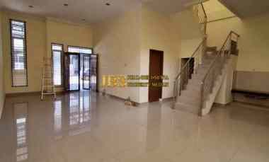 rumah dijual di komplek green park medan cluster olive