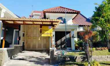 rumah disewakan south emerald mansion surabaya barat