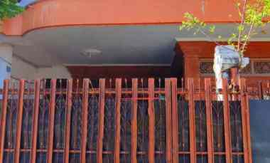 rumah dua lantai di pusat kota denpasar bali