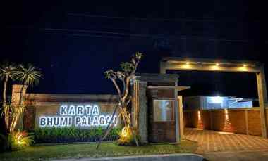 rumah etnik bali view persawahan dan gunung merapi