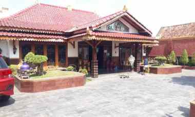 Rumah Etnik Jawa di Tengah Kota Yogyakarta