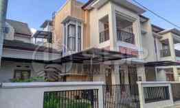 Rumah Mewah Cantik 2 lantai Perum dekat UMY,Gamping