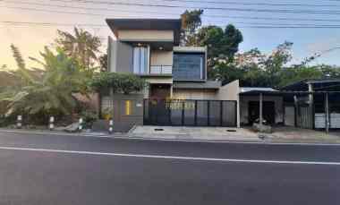 rumah full furnished hanya 9 menit dari hyatt regency