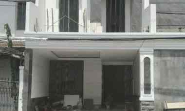 rumah gress 2 lantai sangat dekat dengan raya kenjeran