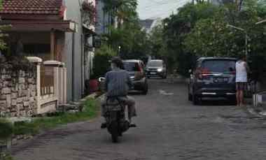 rumah gress 3 lantai sutorejo dharmahusada surabaya