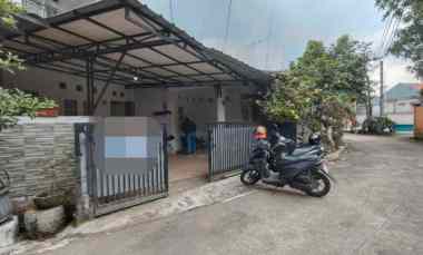 rumah hommy 2 lantai di pinggir jalan jakarta bogor