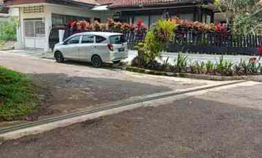 rumah hook dalam komplek pinggir jalan dago bandung