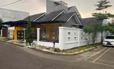 rumah hook di komplek bella casa depok imelin