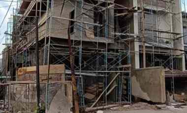 rumah hook gres di manyar jaya