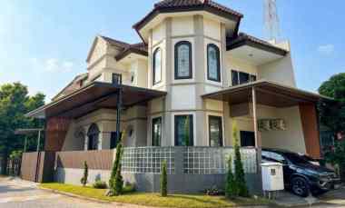 rumah hook lokasi pakuwon indah cluster surabaya