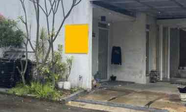 Rumah Hook Luas Pinus Regency Cinambo