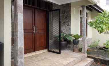 Rumah Hook Murah di Taman Buaran Indah 1, Jakarta Timur