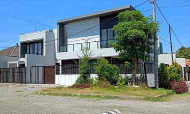 rumah hook scandinavian baru gress di gayung kebonsari