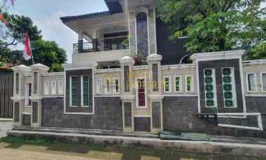 rumah hook tanah luas di lenteng agung dekat kampus