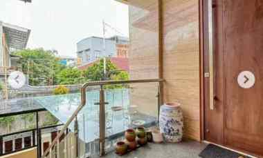 rumah jaksel pejaten 3 lantai cakep