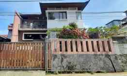 Rumah Tiga Lantai di Jalan Awi Ligar Raya Bandung