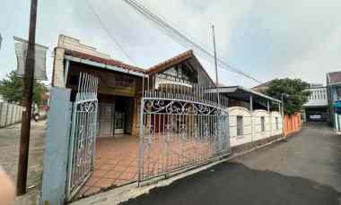 rumah jalan sarimadu sarijadi dekat setra duta