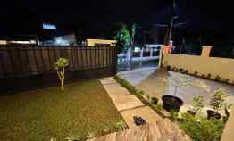 Rumah di Jatiwaringin, 2Lt, Hook, Semi Furn, Perumahan Jatiwaringin Asri