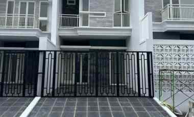 rumah jemursari selatan hadap barat