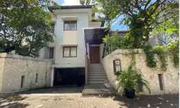 Rumah Dijual di Jl. kemang raya
