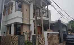 Rumah Mewah Tengah Kota Malang di Letjen Sutoyo