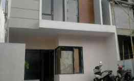 Rumah Baru 2 Lantai Siap Huni di Komplek Jatiwaringin dekat Tiptop