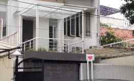 Rumah Minimalis Akses Jalan Lebar Strategis di Tebet Jakarta Selatan