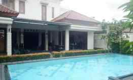 Rumah Mewah Modern Resort Full Marmer Dgn Kolam Renang di Jatipadang