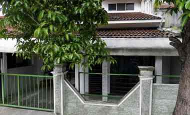 rumah ketintang baru surabaya selatan strategis