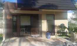 rumah khas jepang hadir di cisauk modern tropical