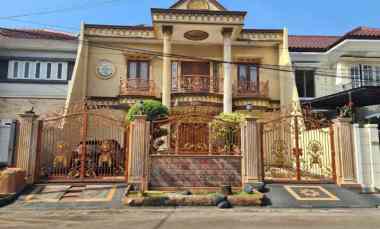 rumah klasik di harapan indah regency bekasi