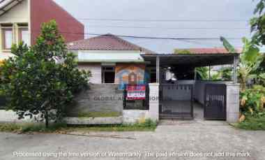 Rumah Komplek Pesantren Cibabat Cimahi Siap Huni
