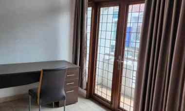 rumah kondisi terawat di daan mogot baru