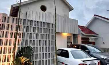 Rumah Konsep Villa dekat Kampus Uii Pusat