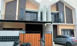 gambar rumah kpr 2 lantai dekat exit tol dan stasiun