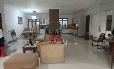 rumah lama di lokasi pristige kebayoran baru