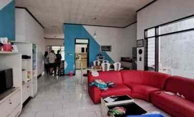 rumah lama terawat dekat sekolah nsa unair kampus b