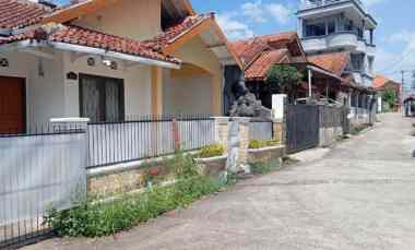 rumah lt luas komplek sariwangi lingkungan nyaman