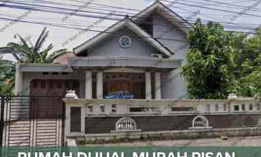 rumah luas adem semi furnished