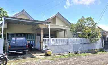 rumah luas di slawu jember jl cendrawasih