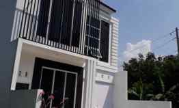 Rumah 2 Lantai Basement ALA Villa di Mangunharjo Tembalang